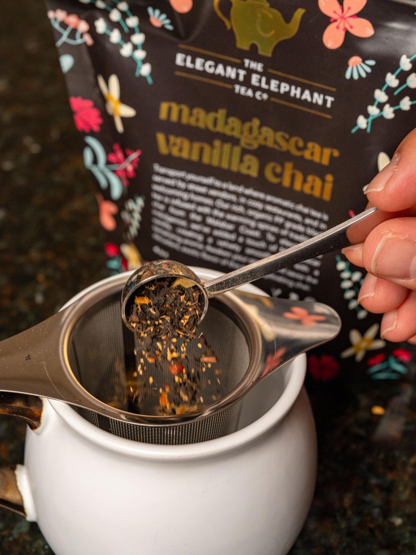 Madagascar Vanilla Chai Tea - Loose Leaf Black Tea W/Cinnamon, Ginger & Clove - Natural, Aromatic & Perfect For Hot Or Iced Latt