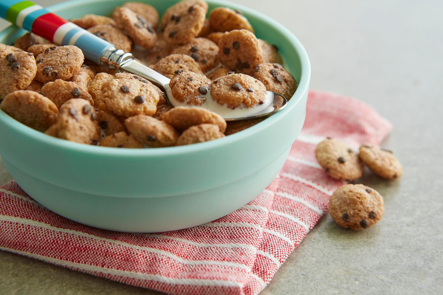 Malt-O-Meal Chocolatey Chip Cookie Bites Kids Breakfast Cereal, Family Size Bulk Bagged Cereal, 21 Ounce - 1 Count