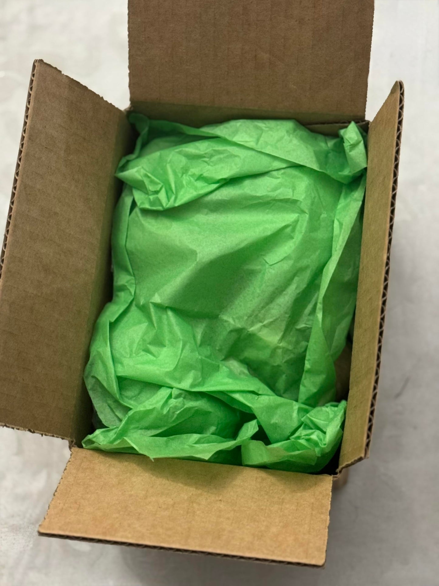 Organic Elephant Garlic Fresh Bulbs Seed. 2 pounds.. Gift Health Box with 4 Huge Units of Elephant Garlic.