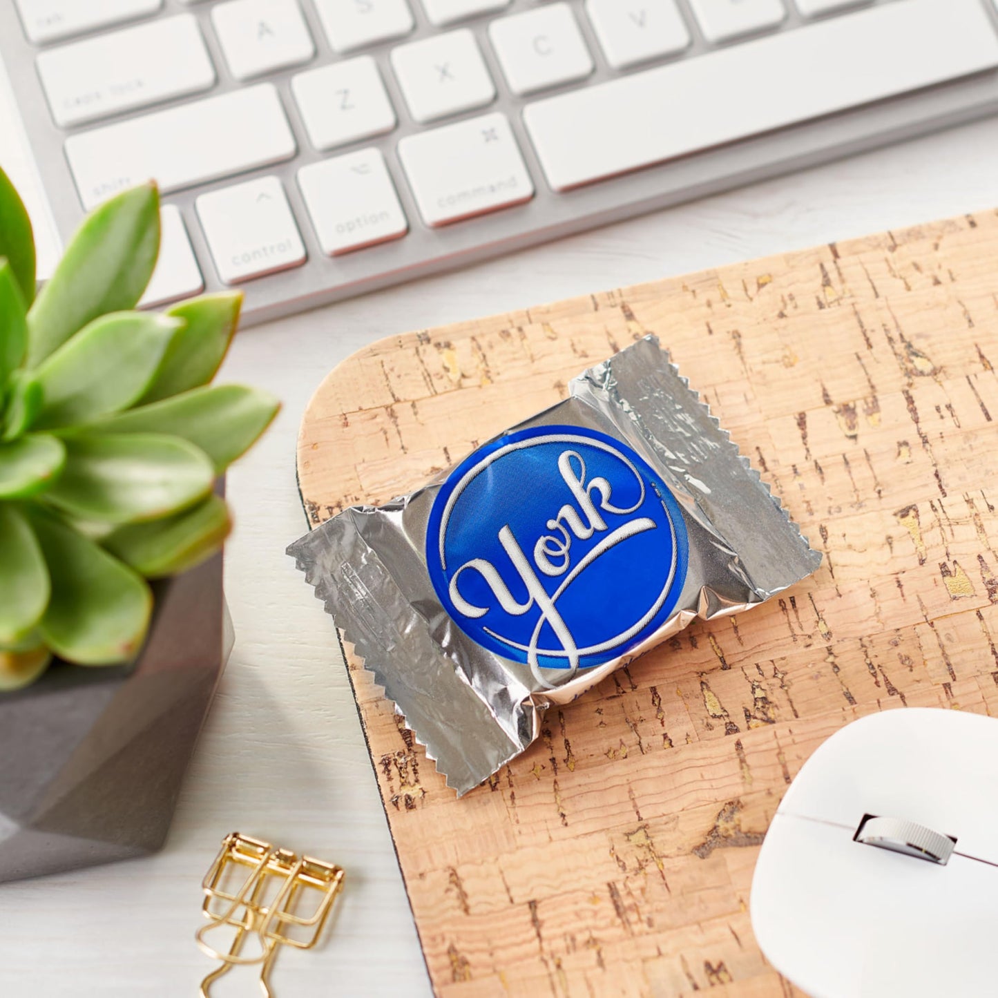 York Dark Chocolate Snack Size Peppermint Patties, Candy Pantry Pack, 15 Oz (25 Pieces)