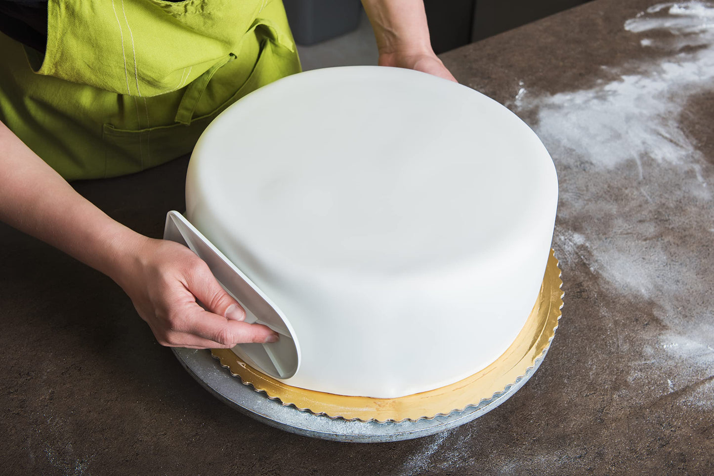 Bakerpan Premium Rolled White Fondant for Cake Decorating, Vanilla Flavor, 1 Pound