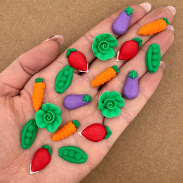 18 Vegetable Icing Shapes by Simply Sucr   (18 Vegetables)