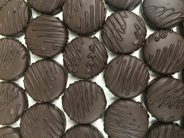 Philadelphia Candies Dark Chocolate Covered Mint Creme OREO Cookies, 30 Ounce, 1.87 Pound Pack