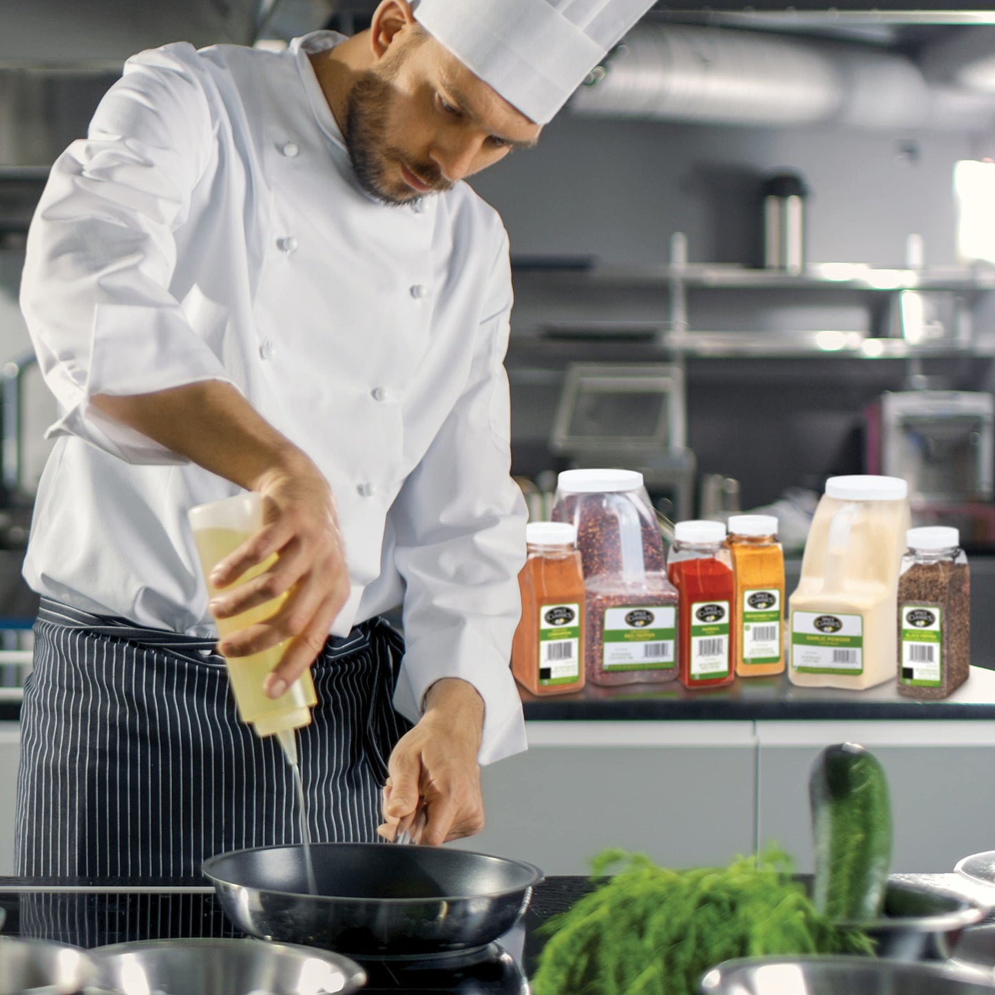 Spice Classics Granulated Garlic Powder - 25 lb Bulk Box, Ideal for Meats, Vegetables, and Salads