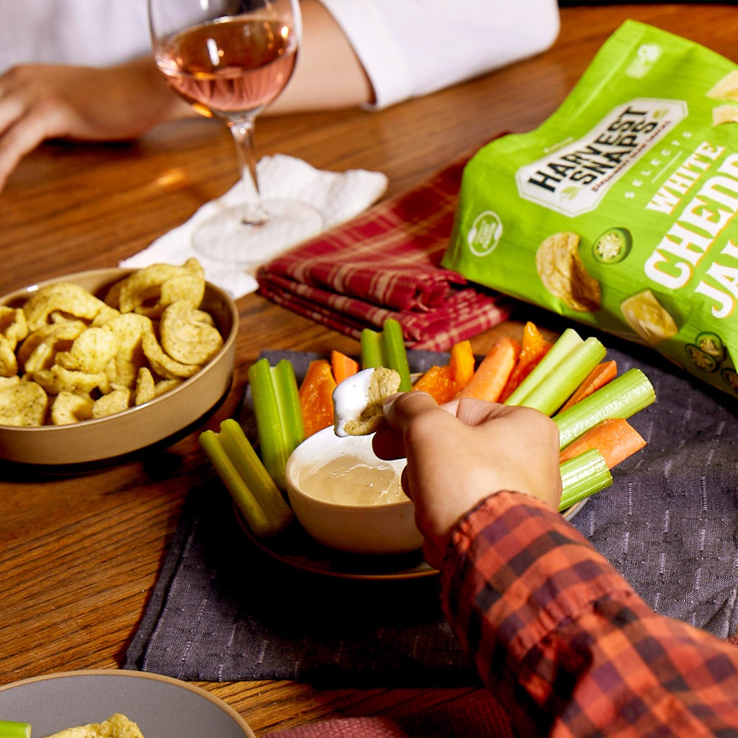 Harvest Snaps (White Cheddar Jalapeno Crunchy Puffs, 8 Snack Packs) 4.2 Ounces