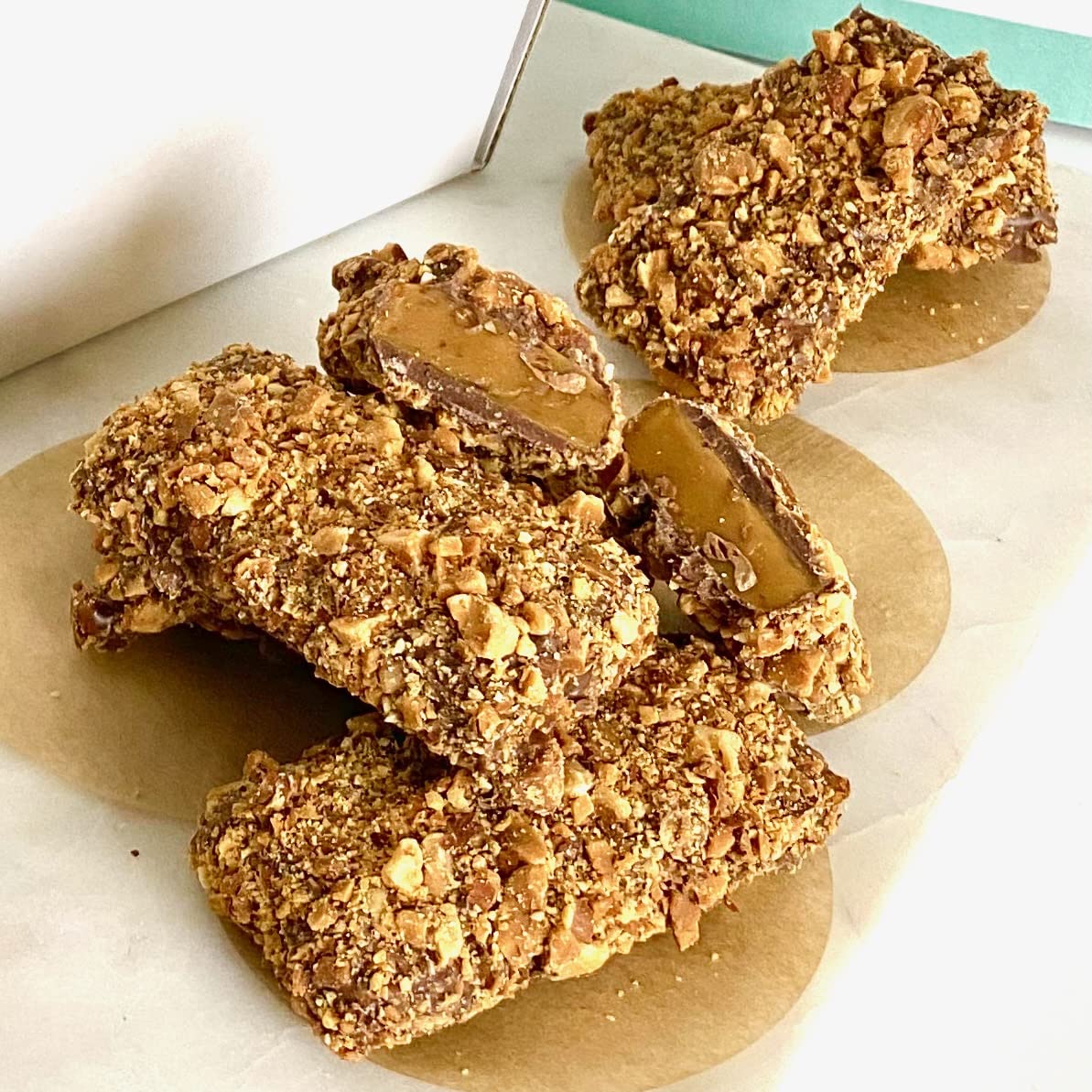 MalibuGift Sugar Free English Toffee Candy - 1 Pound Pack of Gourmet Toffee Dipped in Sugar Free Chocolate with Roasted Almonds