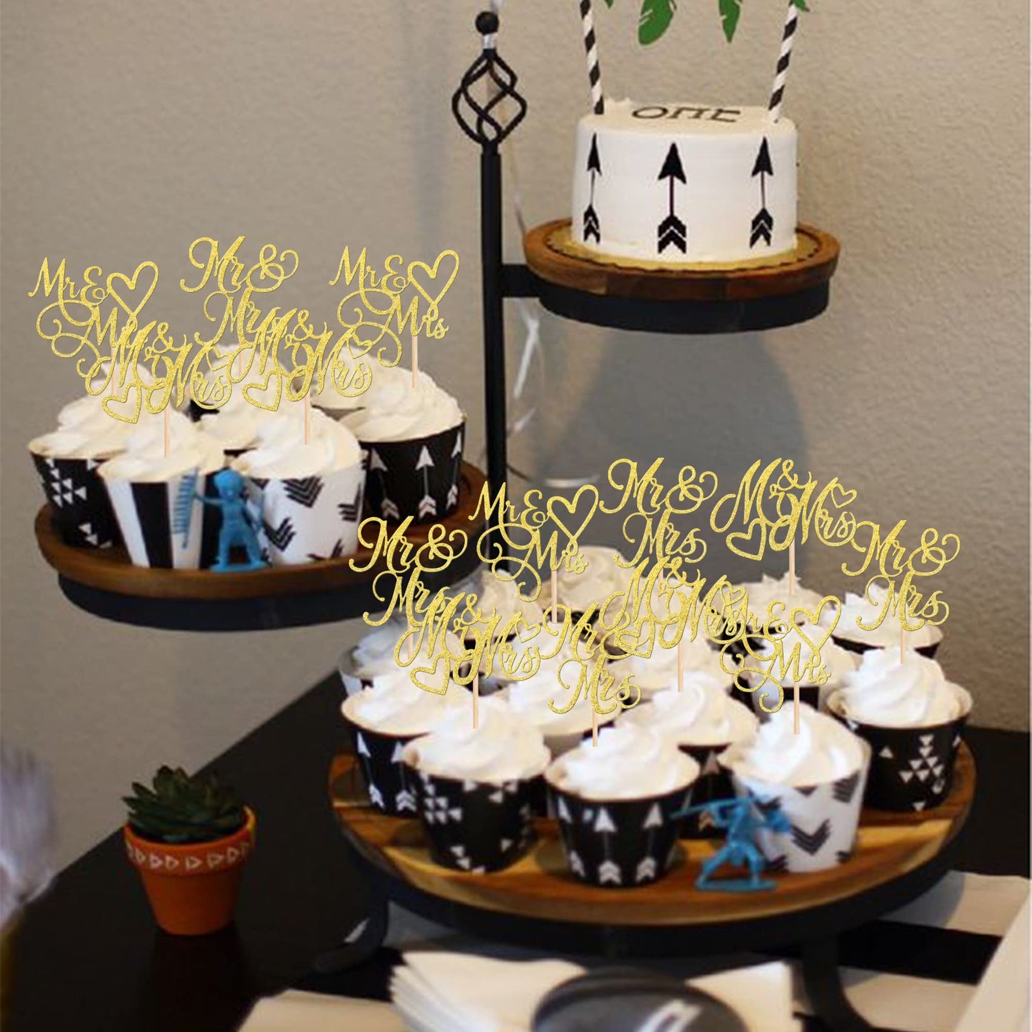 24 Pcs Mr & Mrs Cupcake Toppers Glitter Love Heart Cupcake Picks Wedding Engagement Cake Decorations For Bridal Shower Theme Bir