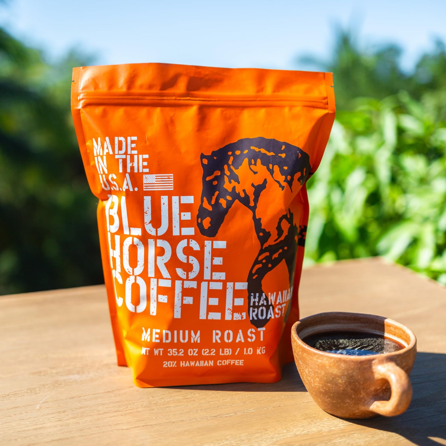 Blue Horse 'Gentle Giant' Hawaiian Roast, Arabica Whole Beans Blend (20% Kona), Medium Roast, 2.2 Lbs (35 Oz), Farm-Fresh Arabic