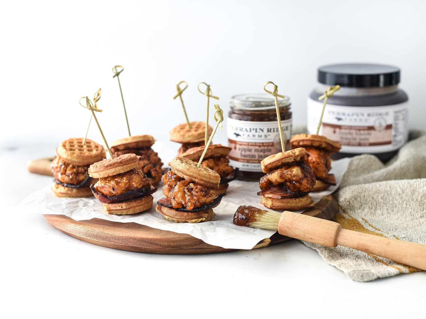 Terrapin Ridge Farms Apple Maple Bacon Jam - Sweet & Savory Jam With Apples, Maple, Bacon, Cinnamon, And Butter - Perfect For Cheese, Glazes, And More - 11 Ounce (Pack Of 2)