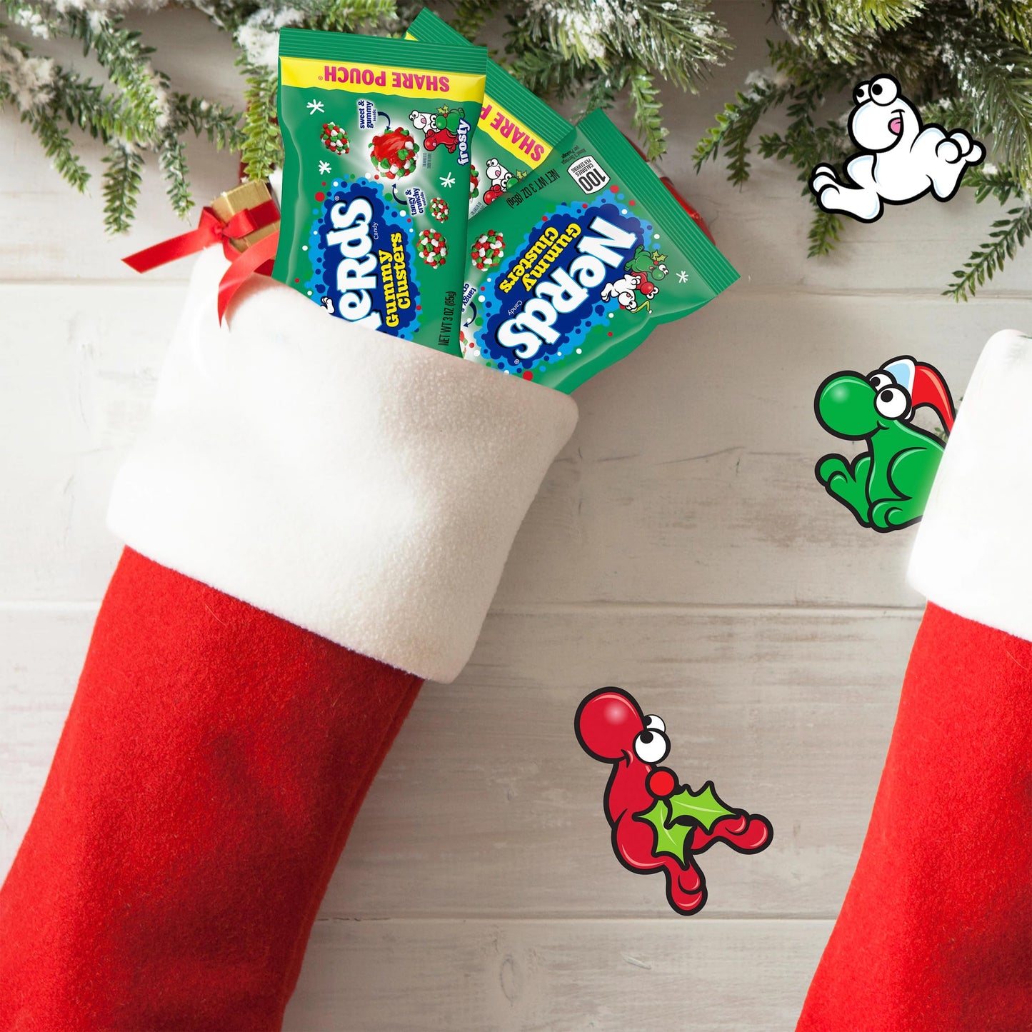 Nerds Frosty Gummy Clusters Share Pouch, Christmas Candy, Red and Green Gummy Candies, 3 oz