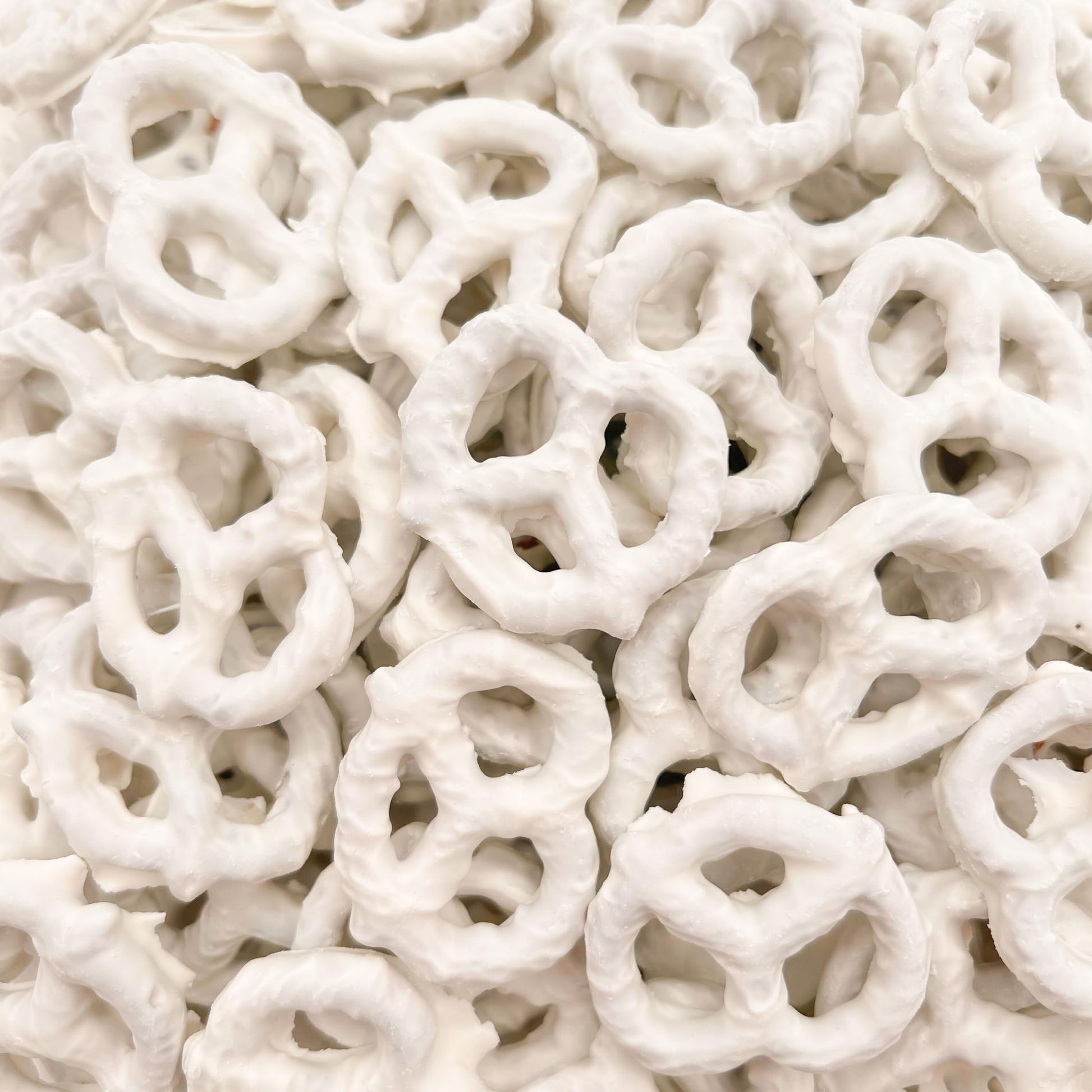 LAETAFOOD Yogurt Covered Pretzels, Sweet Vanilla Flavor, 40 Ounces, 2.5 Pound (Pack of 1)