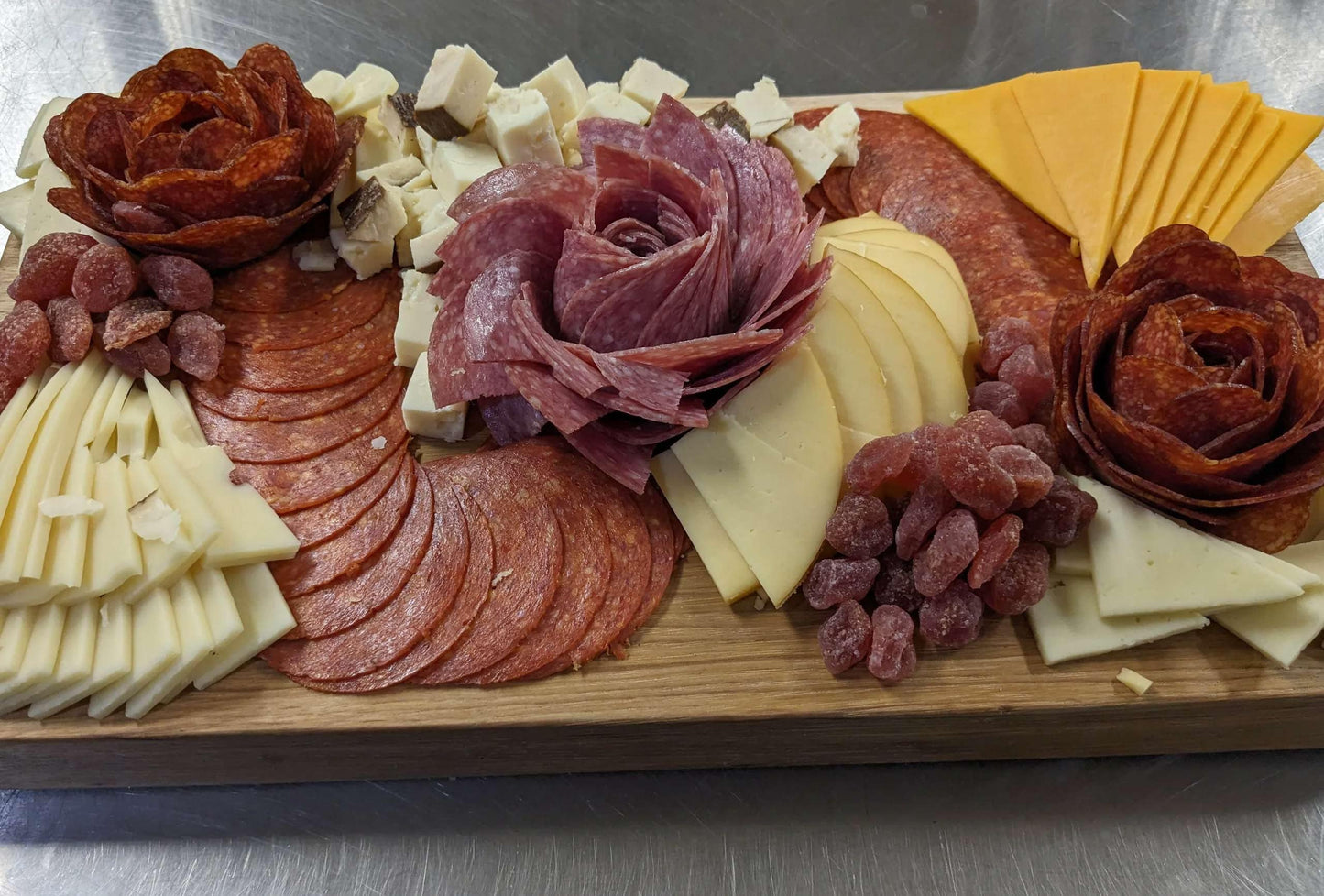 Generic Deluxe Charcuterie Board - Summer Sausage, Salami, Cheese - 40 oz Gift Set