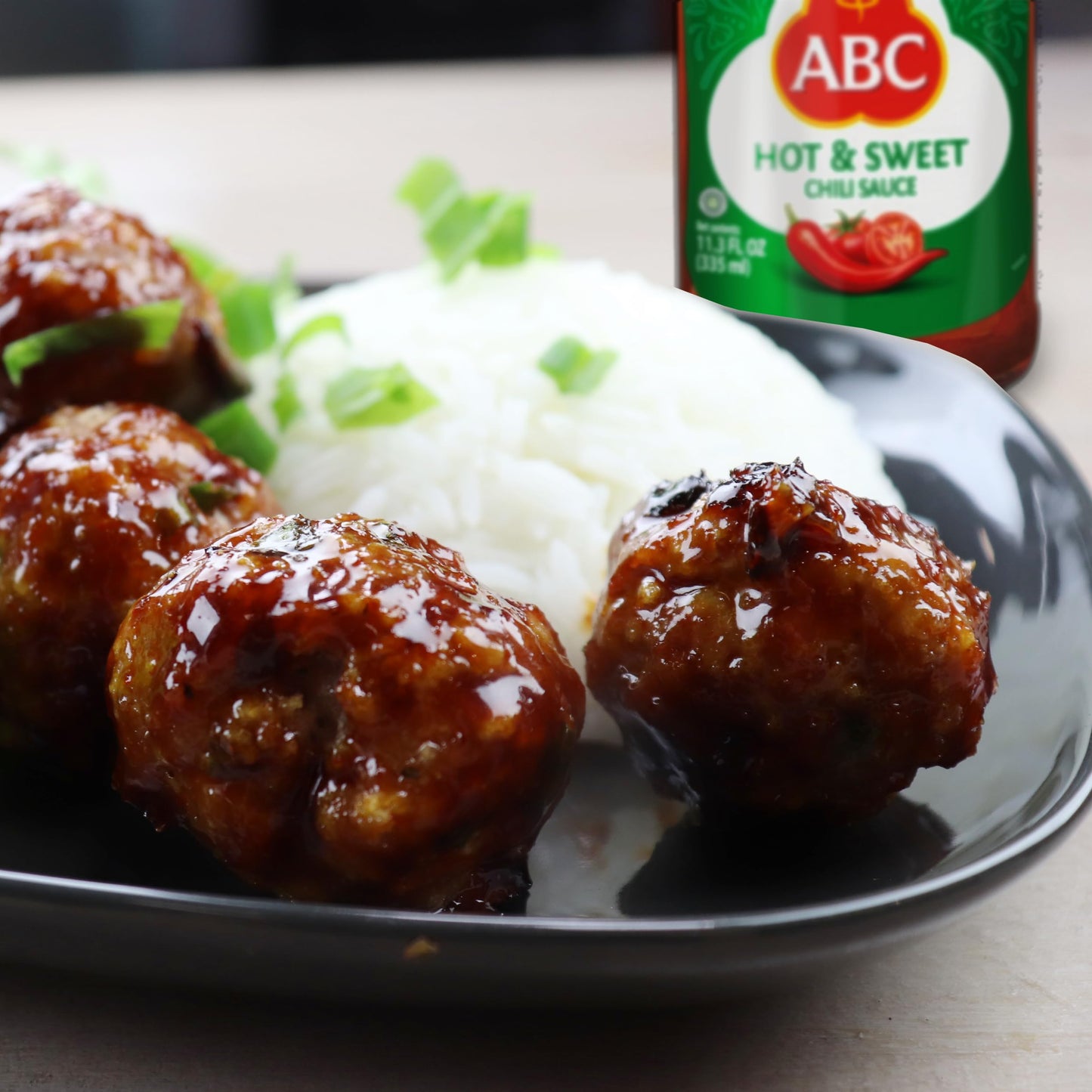 Abc Hot & Sweet Chili Sauce, 11.3 Oz, Spicy Sriracha Style Sambal, No Msg, Umami Flavor, Indonesian Bbq Dip Made With Chili & Ga