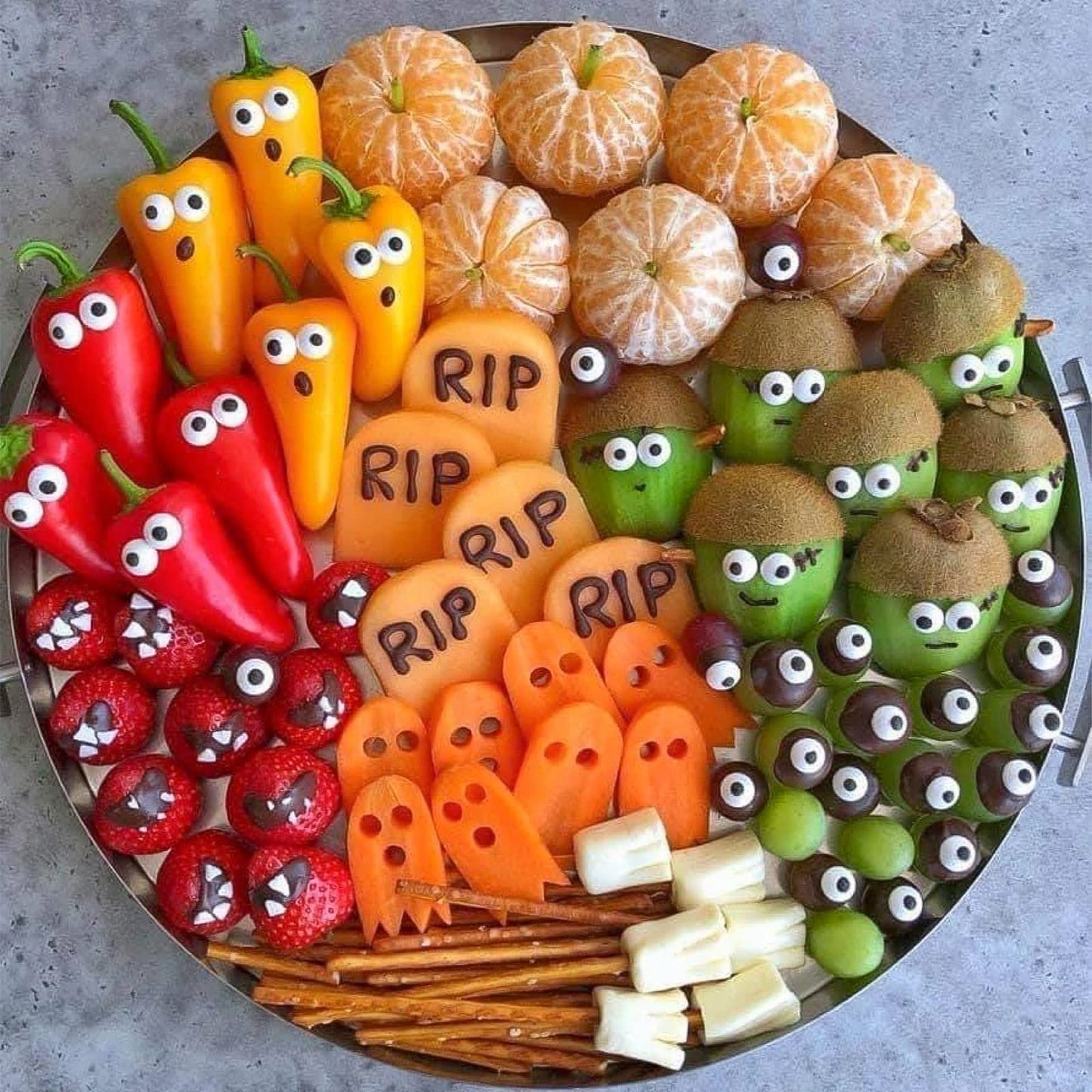 EPHVODI Candy Eyes for Decorating - Edible Small Eyeballs, Halloween Sprinkles, 1cm Size, Perfect for Cakes and Cupcakes