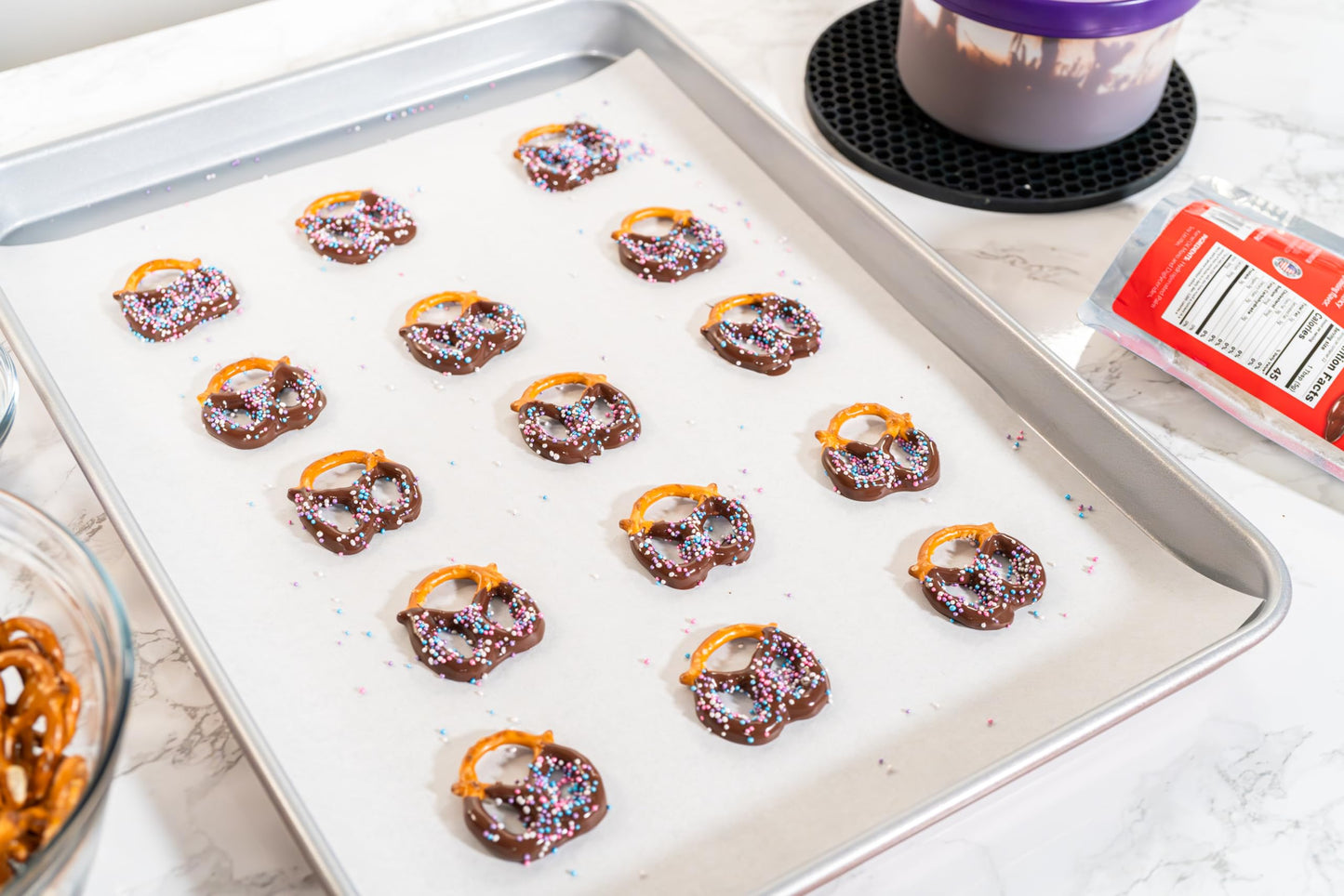 Bakerpan Paramount Crystals for Thinning Chocolate, Carob & Yogurt Coating, Chocolate & Candy Melts - 4 Ounces