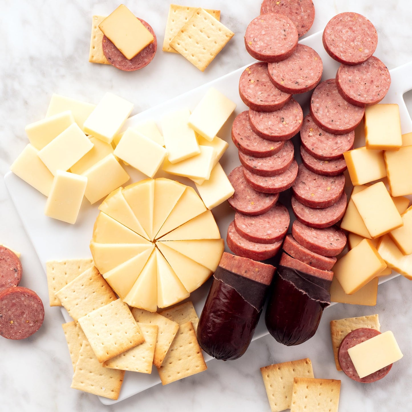 Hickory Farms Signature Beef and Cheese Gift Basket – Charcuterie Set, 6 oz, Perfect for Holidays and Special Occasions