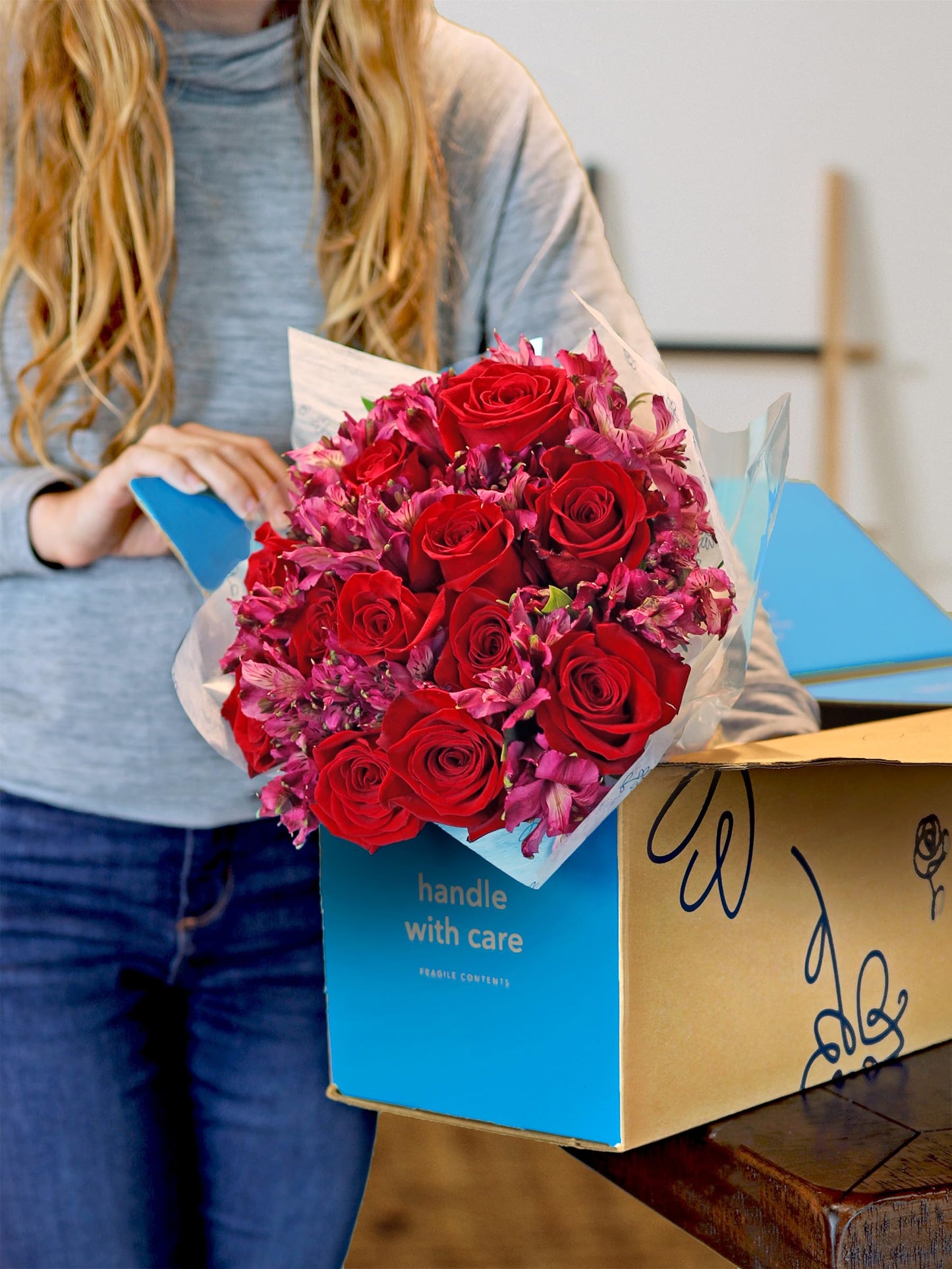 Benchmark Bouquets - Stunning Roses & Alstroemeria (Glass Vase Included) - Fresh Flowers for Delivery - Gift for Graduation, Bir