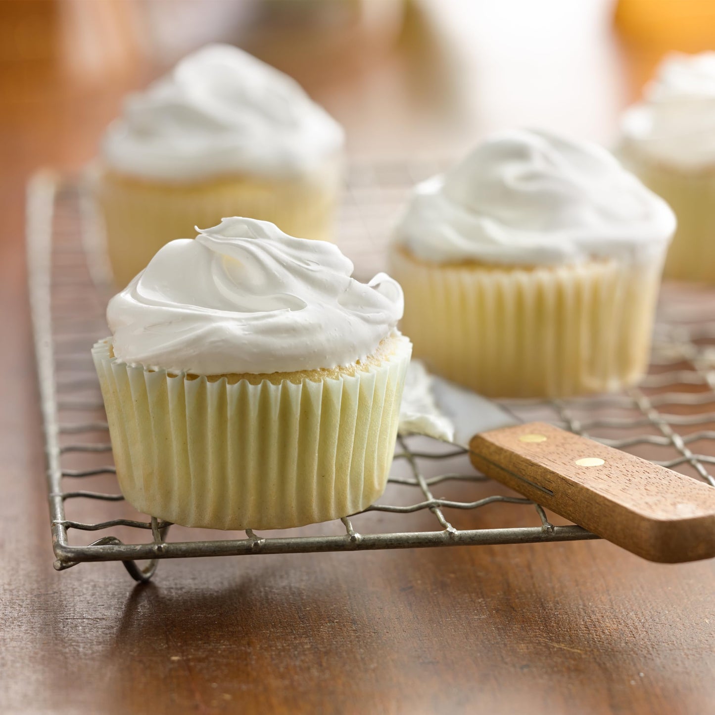 Betty Crocker Gluten Free Whipped Fluffy White Frosting, 12 oz. (Pack of 8)