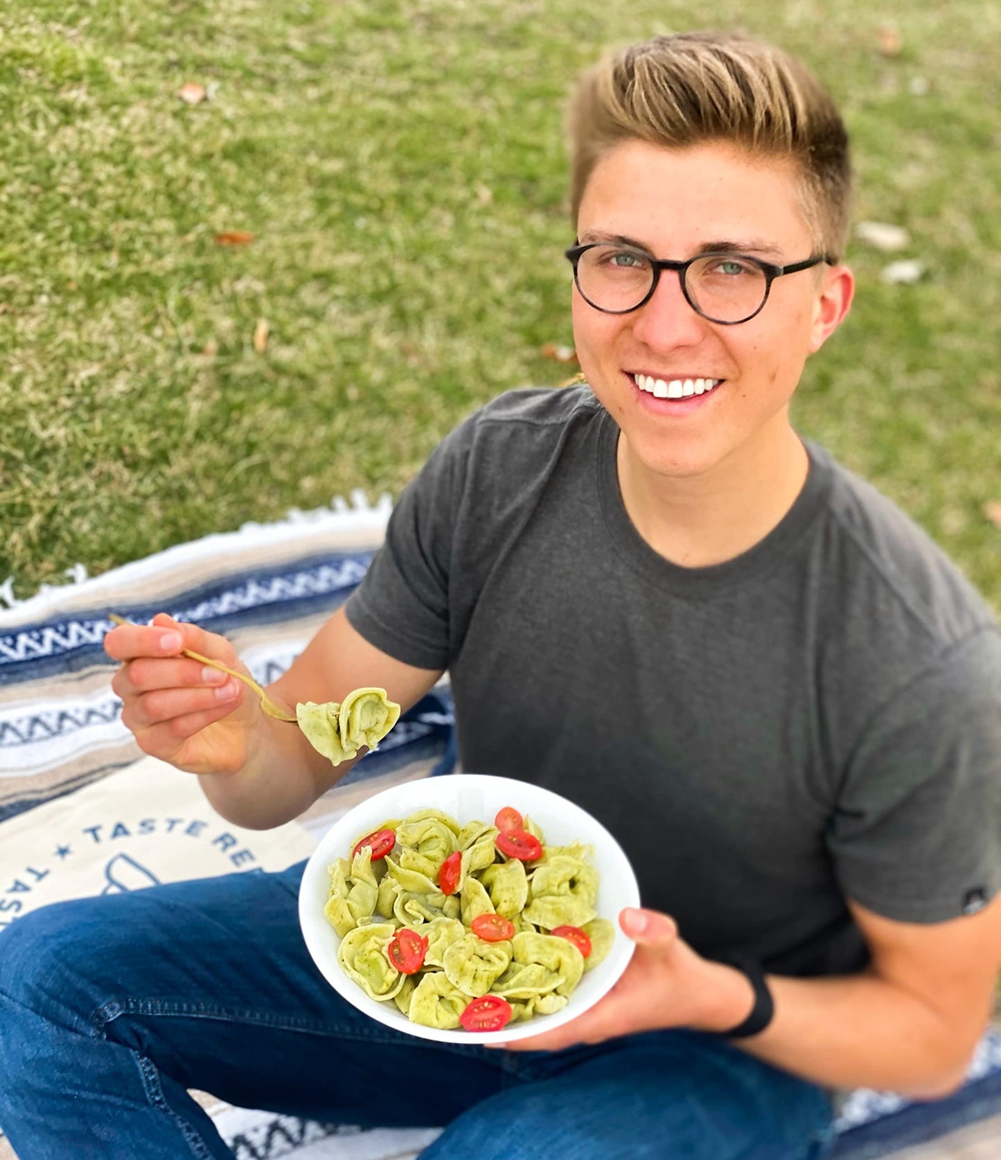 Gluten-Free Tortelloni, Spinach and Cheese Filled Fresh Pasta, Cooks in Just 3 Minutes by Taste Republic, Frozen, 9oz (6 pack)