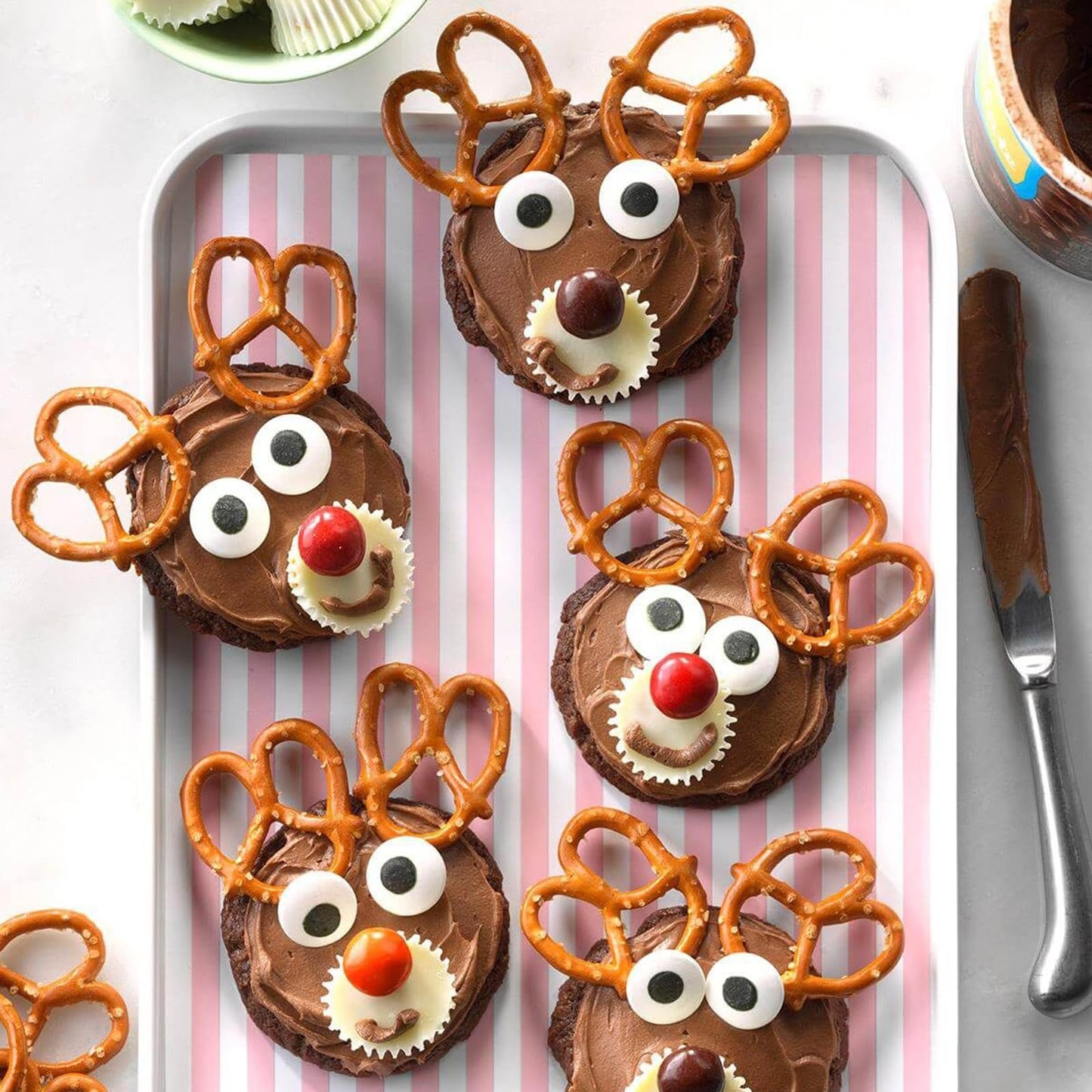 SweetGrove Edible Candy Eyeballs Eyes  Sprinkles for Cake Decorating  1 cm Eyeballs Sprinkles for Halloween Christmas Cupcake Toppers Chocolate Cookie Ice Cream Decoration