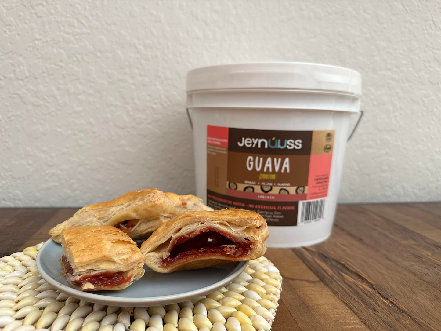 Jeynuuss Guava Cake And Pastry Filling, Pie Filling, Guava Paste, Guava Jelly, Guava Paste Baking, Mermelada De Guayaba, Pasta D