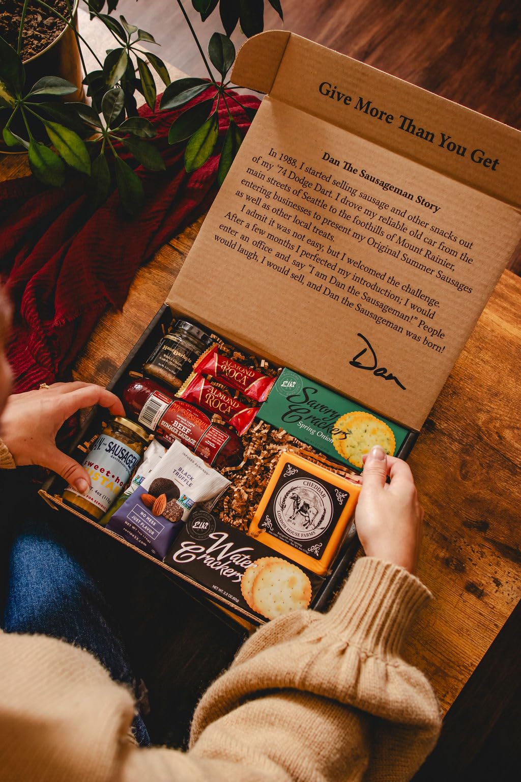 DAN THE SAUSAGEMAN Yukon Gift Basket - Gourmet Smoked Beef Summer Sausages & Snacks - 10 Pieces Set