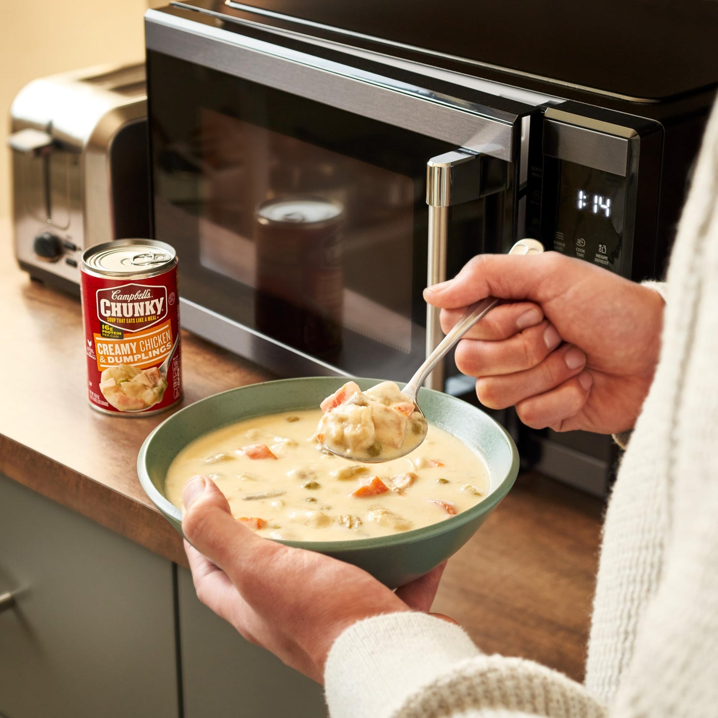 Campbell's Chunky Soup, Creamy Chicken and Dumplings, 18.8 Oz Can - Hearty Meal, Ready to Eat, Convenient Pack of 1