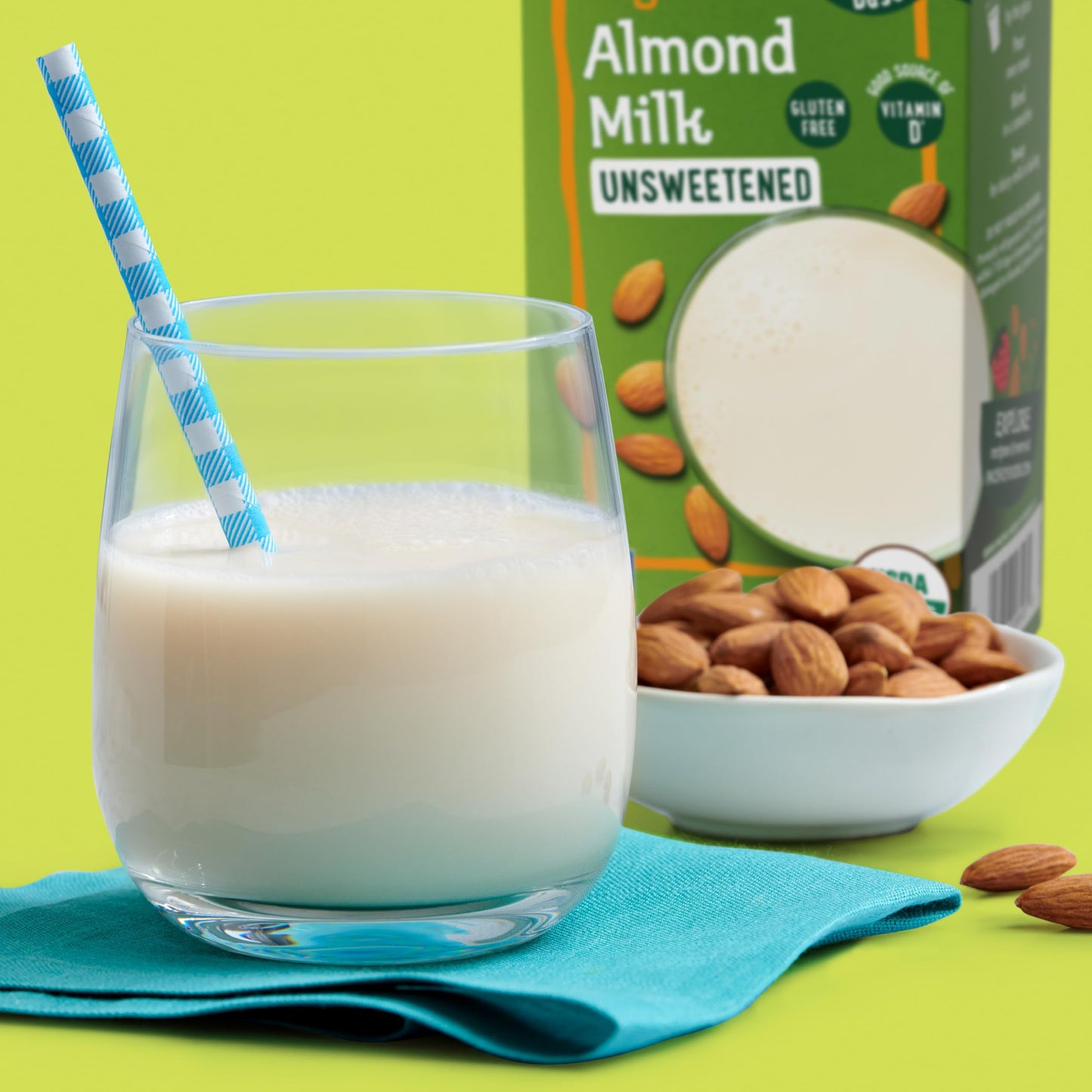 Pacific Foods Organic Unsweetened Almond Milk, Plant Based Milk, 32 oz Carton (Pack of 6)