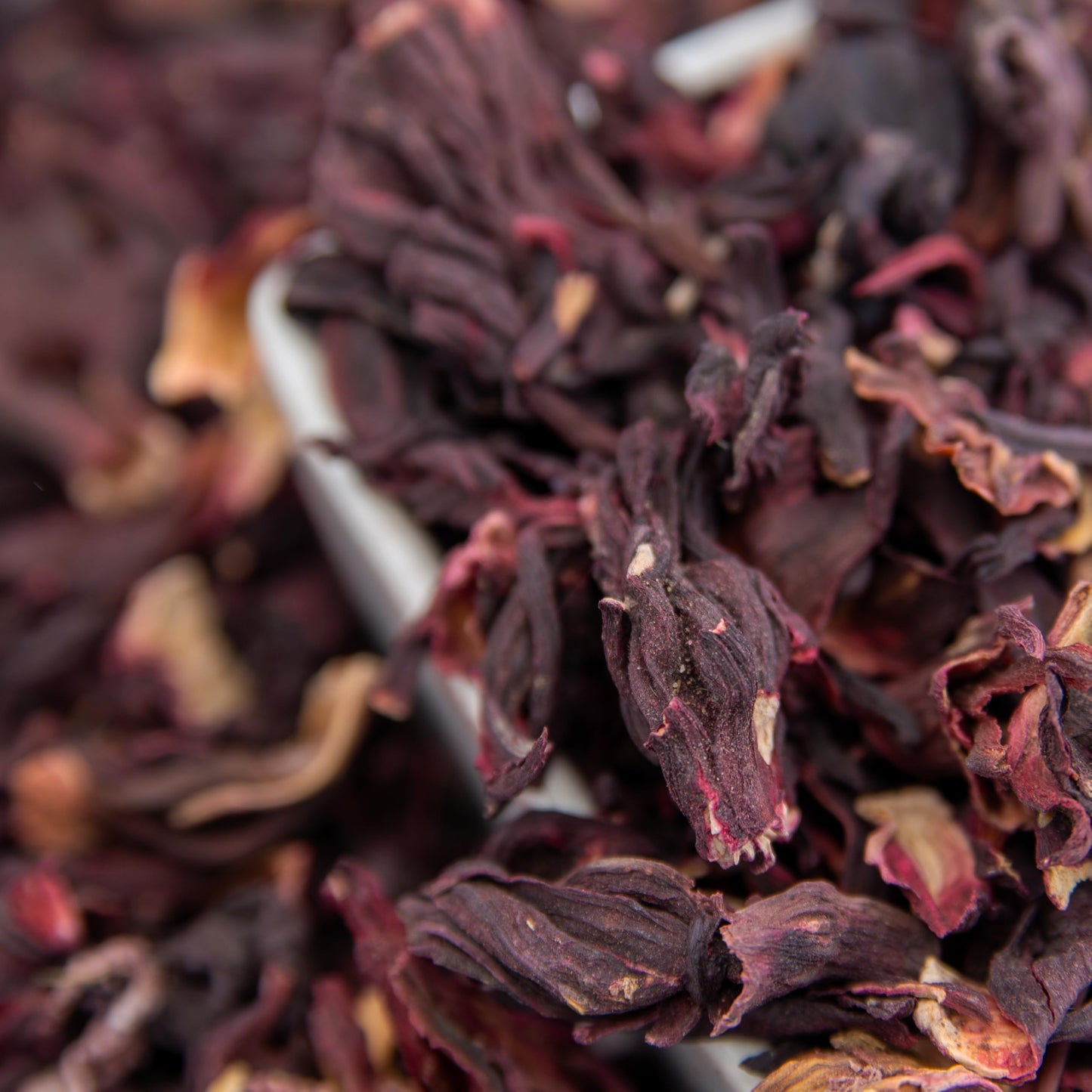 2 lbs Hibiscus Flowers - Flor de Jamaica Bag  Dried Hibiscus Bulk Flowers - Ideal for Juices  infusions and hibiscus flower teas - Despensa Colombiana