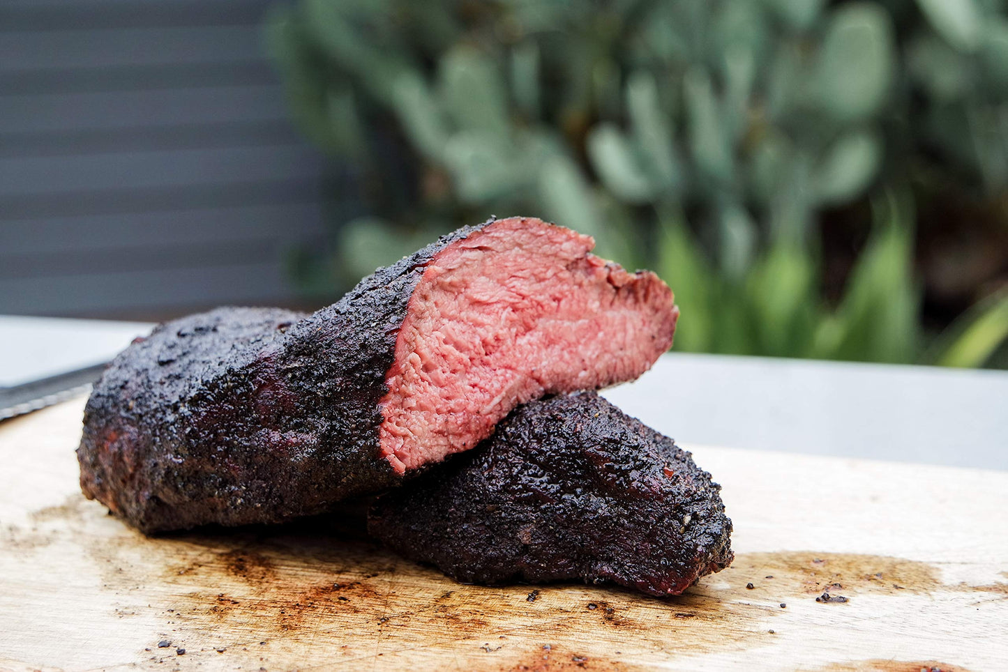 Hardcore Carnivore Black: Charcoal Seasoning For Steak, Beef And Bbq (Large Shaker)