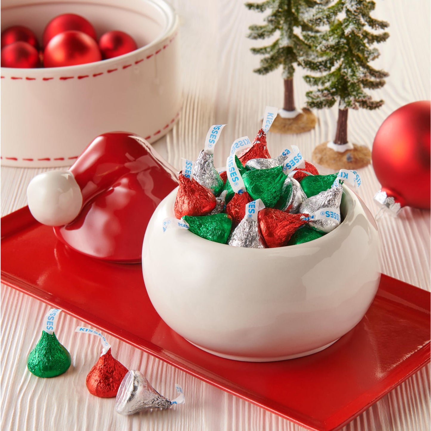 HERSHEYS KISSES Milk Chocolate Bulk Candy Bag, 39.52 oz, Christmas  , Model 10034000454034