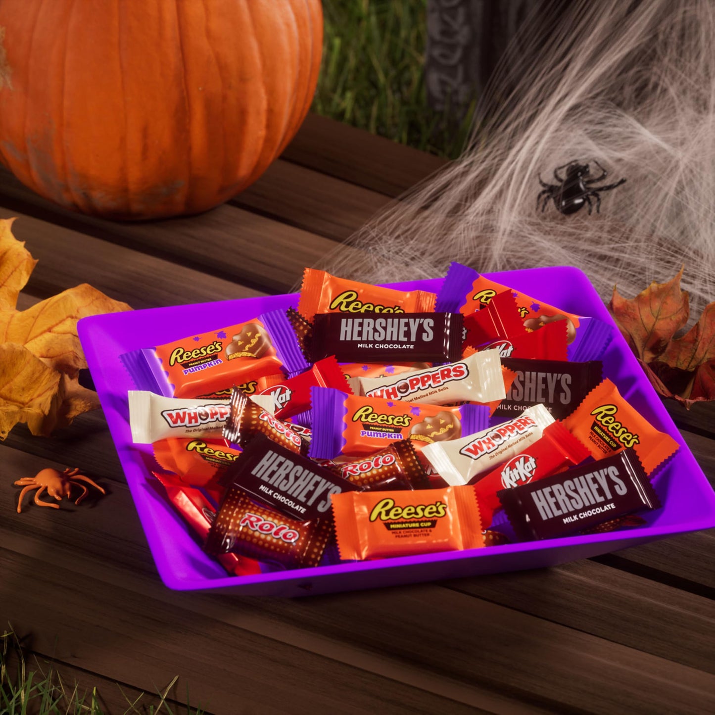 HERSHEYS Assorted Flavored  Halloween Candy Bag  19.62 oz (60 Pieces)