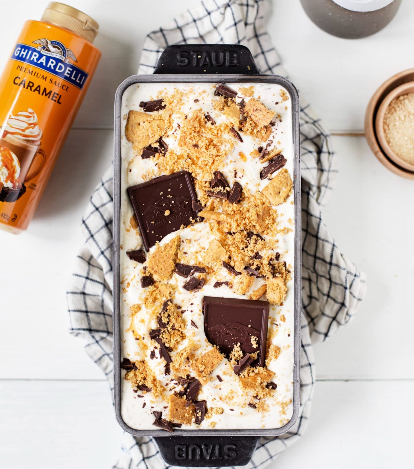Ghirardelli Caramel Flavored Sauce 17 oz. bottle