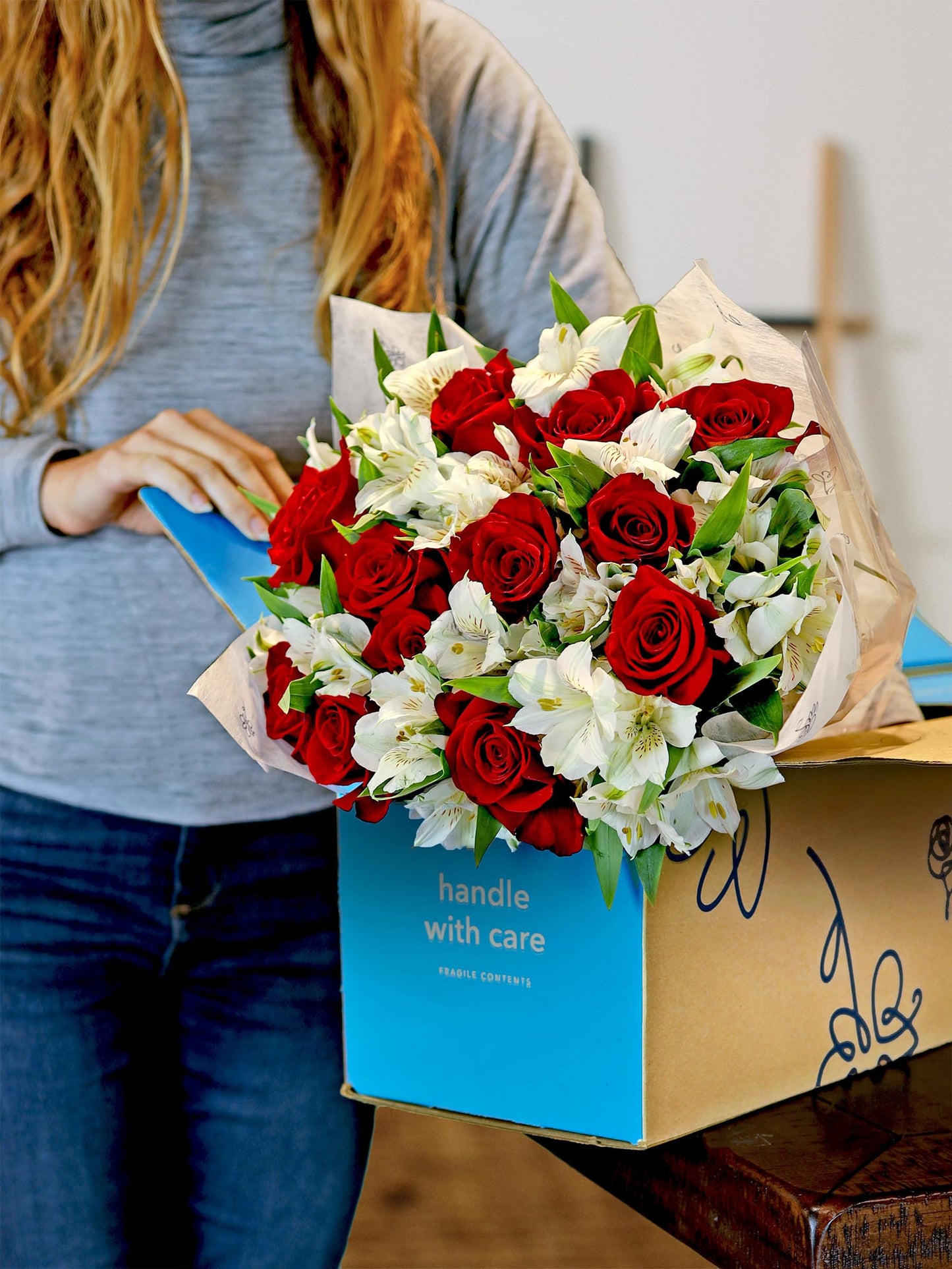 Benchmark Bouquets - Classic Roses & Alstroemeria (Glass Vase Included) - Fresh Flowers For Delivery - Gift For Graduation, Birt