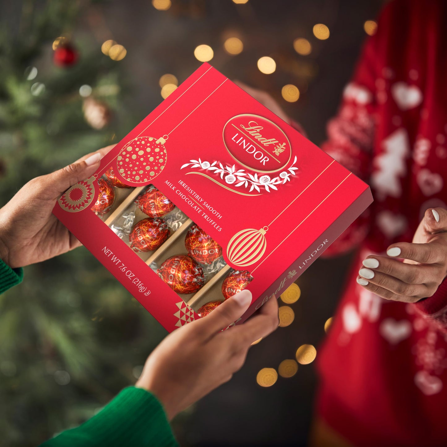 Lindt Lindor Milk Chocolate Candy Truffles Modern Gift Box, Assorted Chocolate Candy With Smooth, Melting Truffle Center, 7.6 Oz