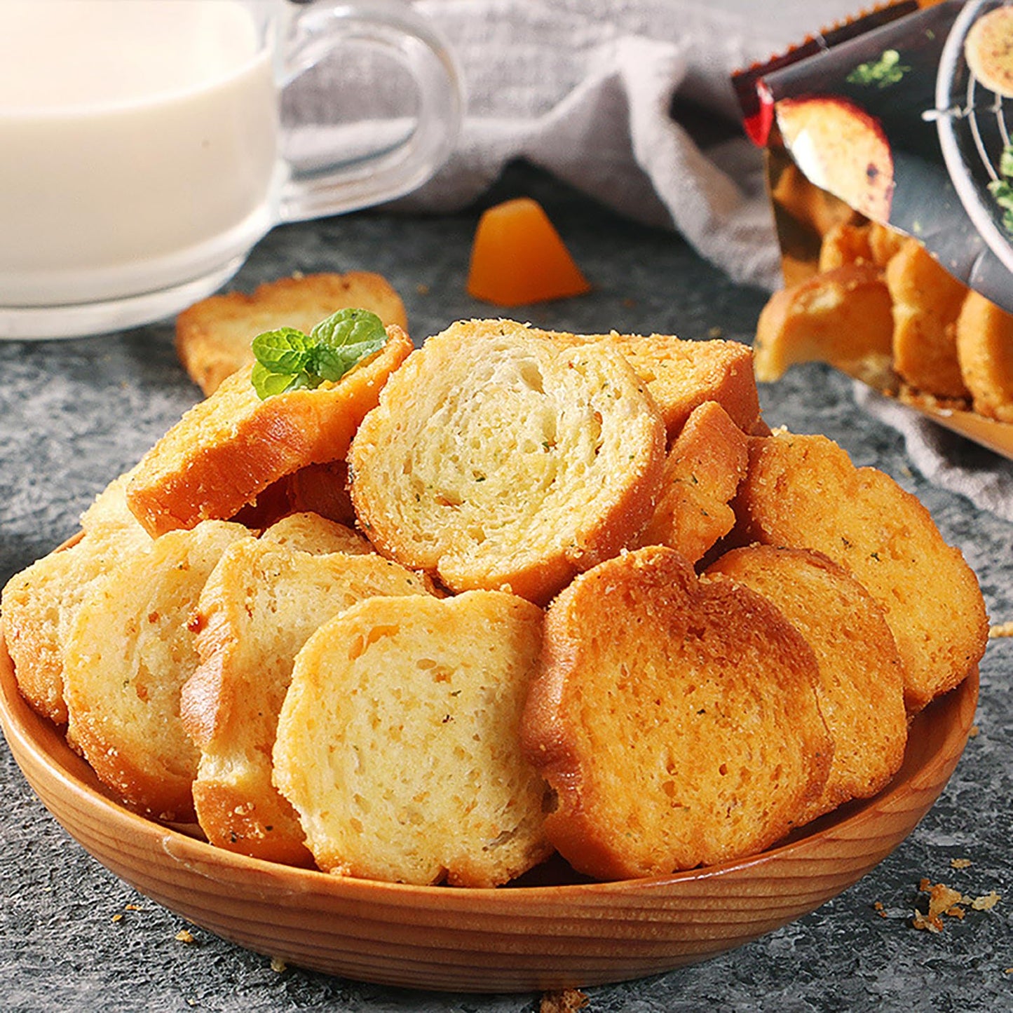 Bread slices 3.24oz garlic bread slices Salty snack Snacks Afternoon Tea Snacks Garlic cookies (92g/ bag)