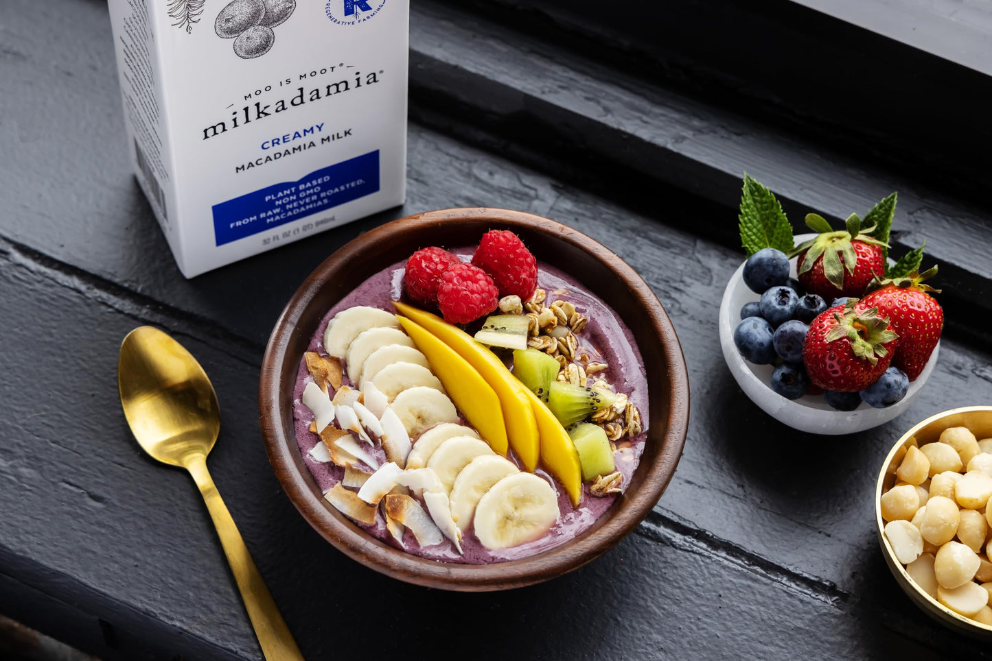 milkadamia Macadamia Milk - Creamy - 32 Fl Oz (Pack of 6) - Lactose Free, Vegan, Shelf Stable, Plant Based, Non Dairy, Dairy Fre