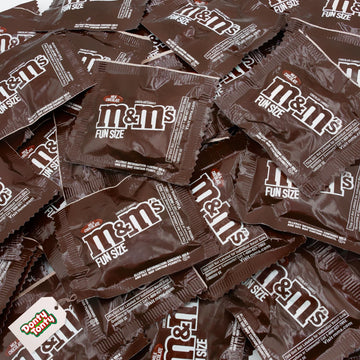 M&M'S Milk Chocolate Bundle 3 lb - Bulk Candy in Resealable Bag, M&Ms Individual Fun Size Packs (72 Pieces)