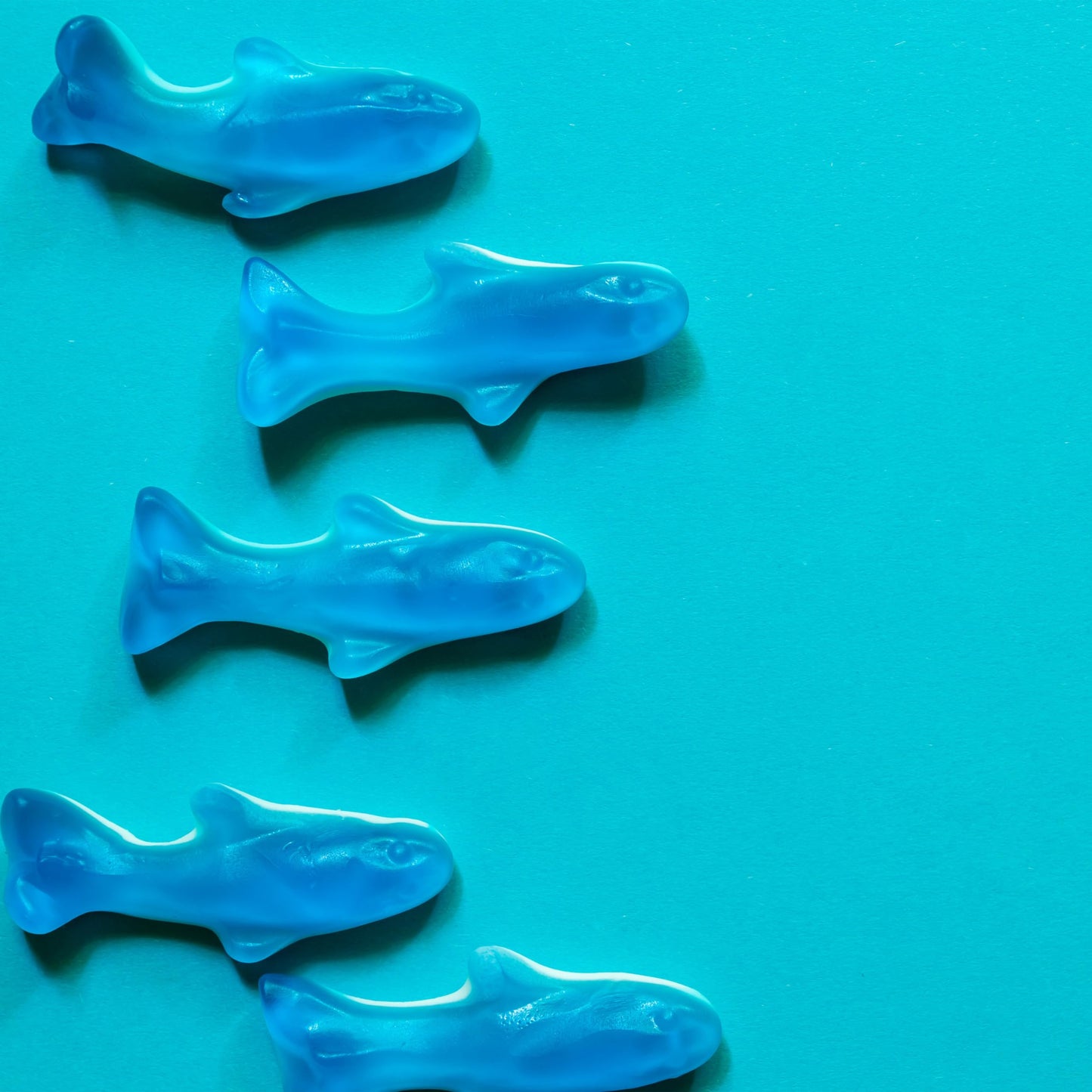 Yupik Gummy Blue Sharks, Shark-Shaped Gummies, Gluten-Free, Fruity Flavor, 2.2 lb, Blue and White