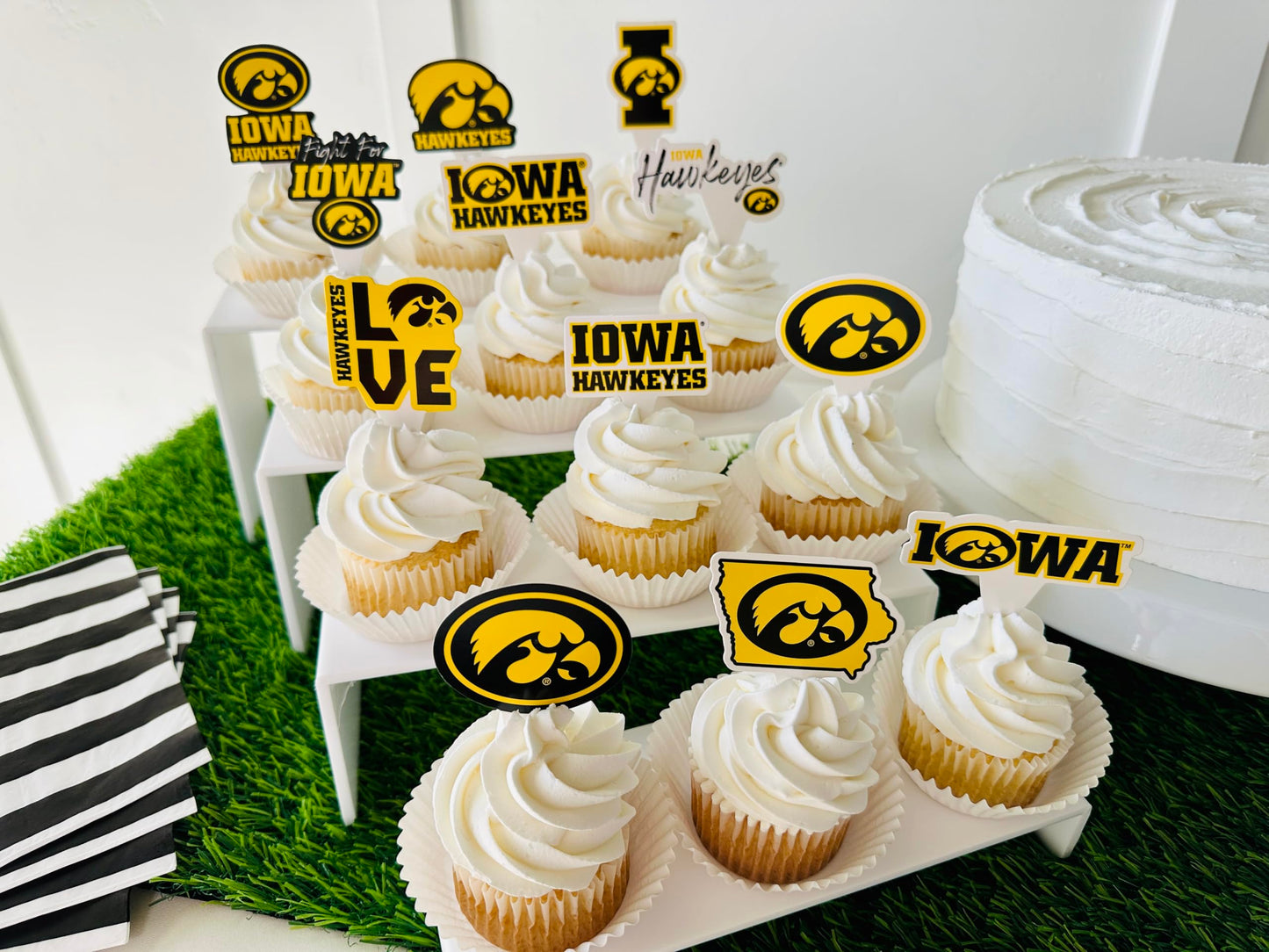 Iowa Hawkeyes Cupcake Toppers (24 Pcs) University Of Iowa Party Supplies For Football, Birthday Gift, Graduation Party Decoratio