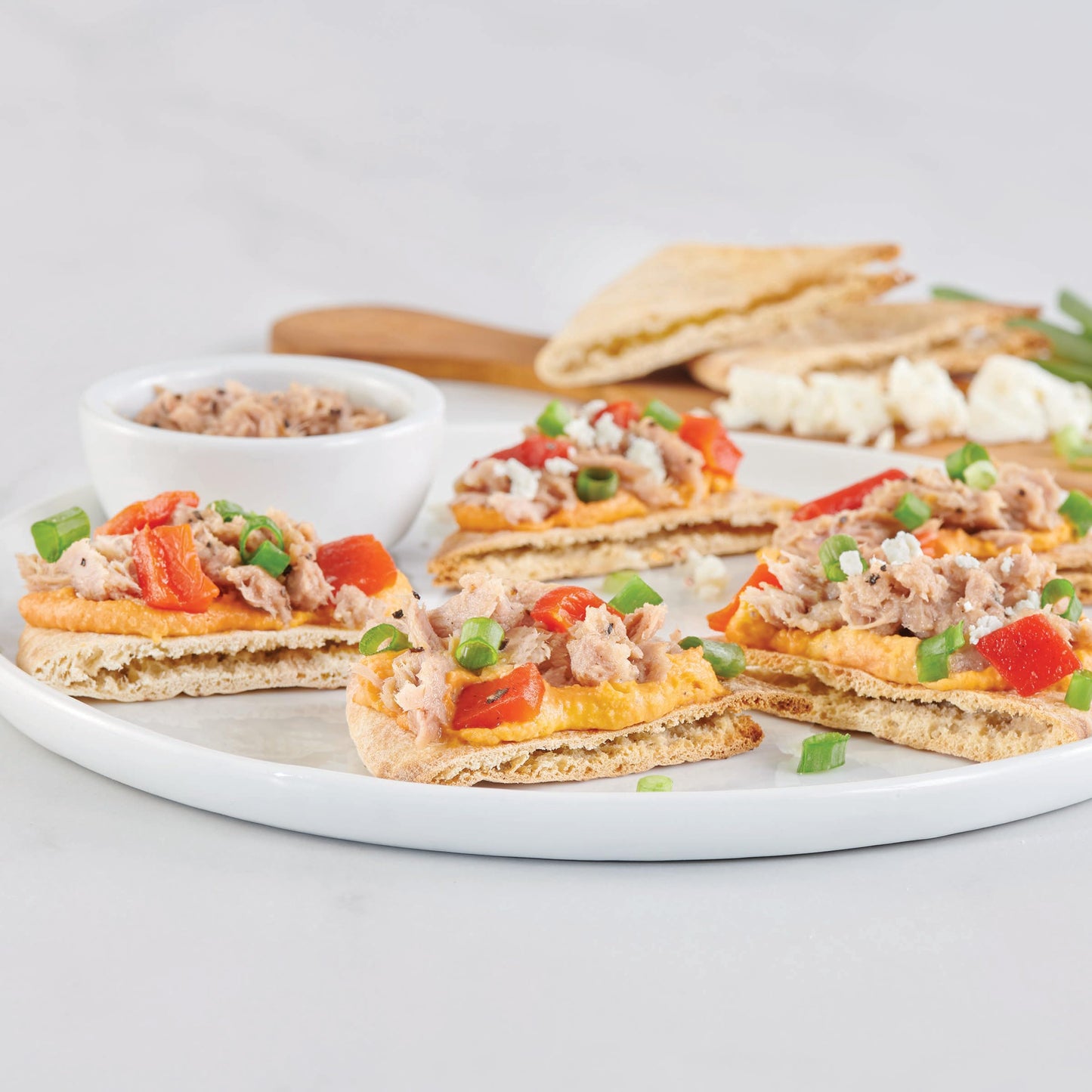 StarKist Tuna Creations ed Pepper with Roasted Garlic 2.6 oz Pouch(24 Pack) Ready to Eat Wild Caught Tuna 15g Protein 80 Calories Per Serving Gluten Free Soy Free Perfect for Salads Meals&Snacks