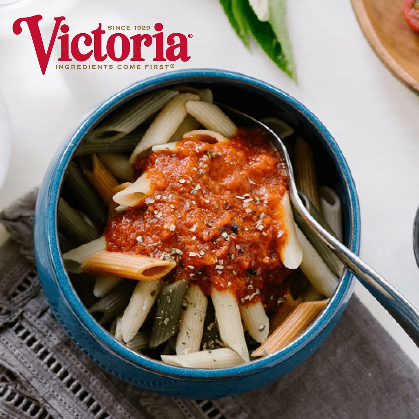 Victoria Tomato Basil Sauce, 24 Ounce