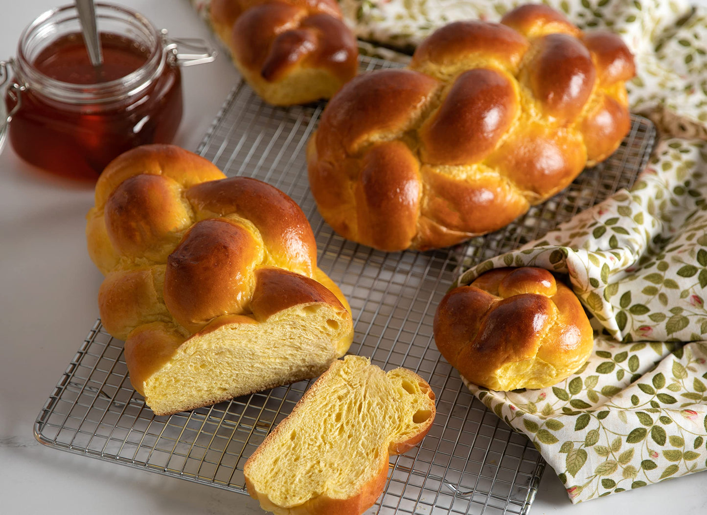 Traditional Braided Shabbat Challah Breads & Rolls | Fresh & Delicious | Great For Shabbat Or Any Holiday | 1 Challah Bread & 1