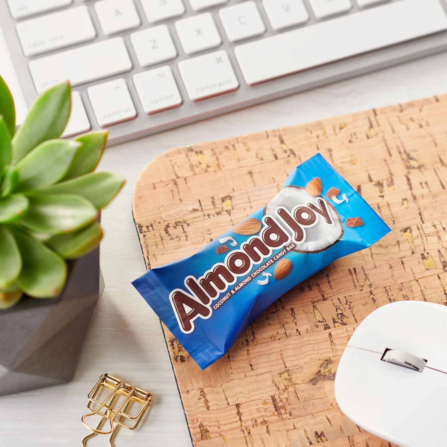 ALMOND JOY Coconut and Almond Chocolate Snack Size, Candy Bars, 0.6 oz (8 Count)