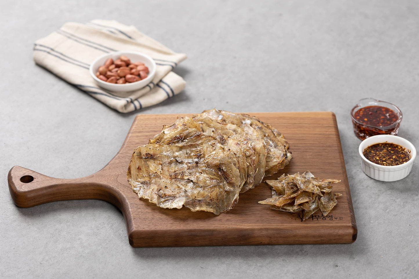 JEOLLANAMDO Korean Dried Fish Jerky, Seasoned Filefish Fillet, 9.17 oz (260g) - Traditional Korean Snack, 57g Protein