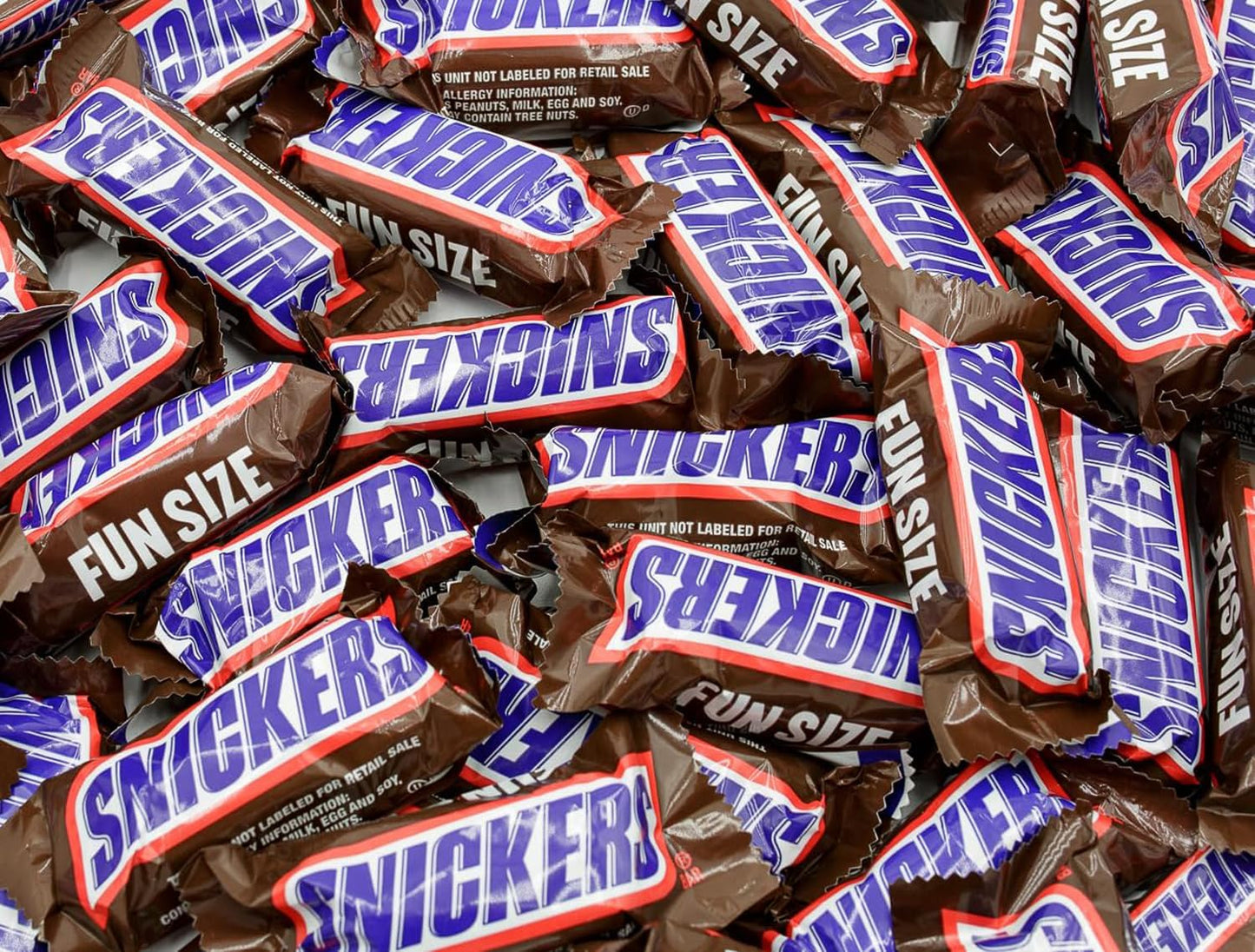 SNICKERS FUN SIZE Chocolate Candy Bars 1 lb - Anti Melt Pack, Individually Wrapped (26 Pieces), Bulk Resealable Bag, Convenient 