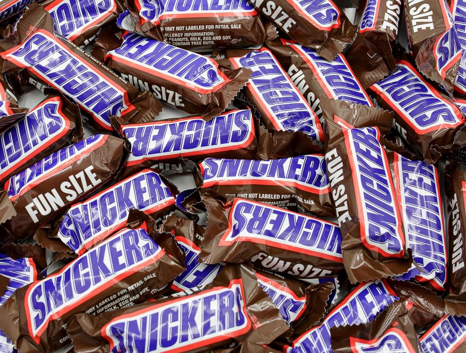 SNICKERS FUN SIZE Chocolate Candy Bars 1 lb - Anti Melt Pack, Individually Wrapped (26 Pieces), Bulk Resealable Bag, Convenient 
