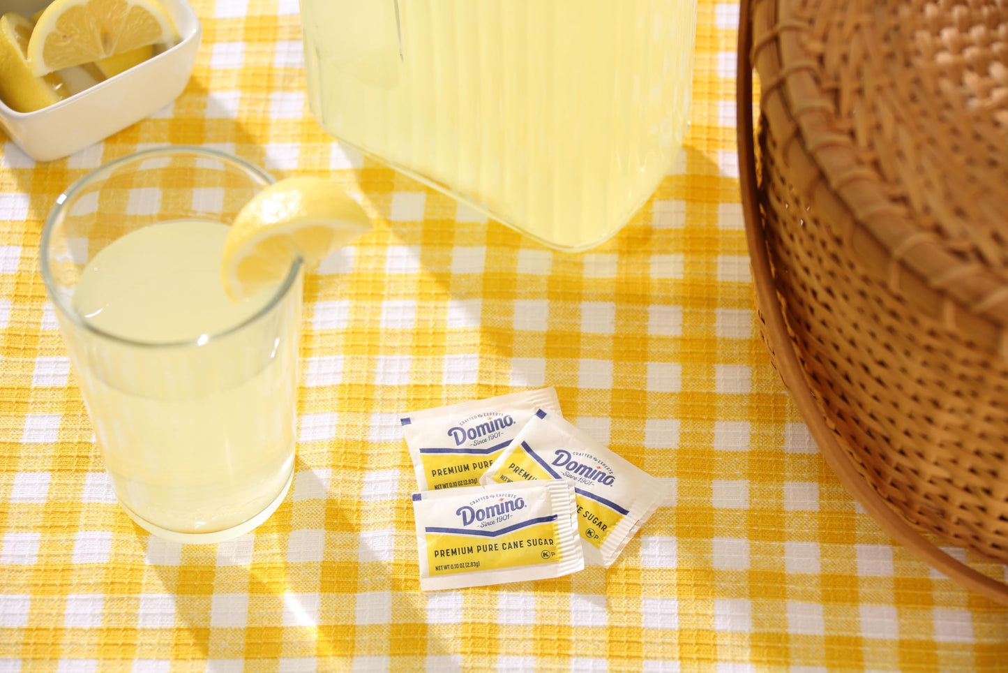 Domino® Sugar Packets, Dispenser Box, 400 Packets, 2.8 g Each, Model TS0417-A700ML-M516