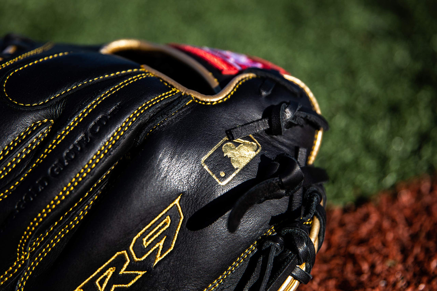 Rawlings  R9 Baseball Catchers Mitt  325 1-Piece Solid Web  Right Hand Throw