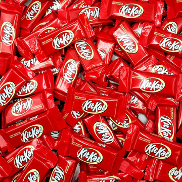 Kit Kat Snack Size - Red Crisp Wafers Snack Size Milk Chocolate Candy Bars - Individually Wrapped - Bulk Pack - 4 Pound (Pack Of